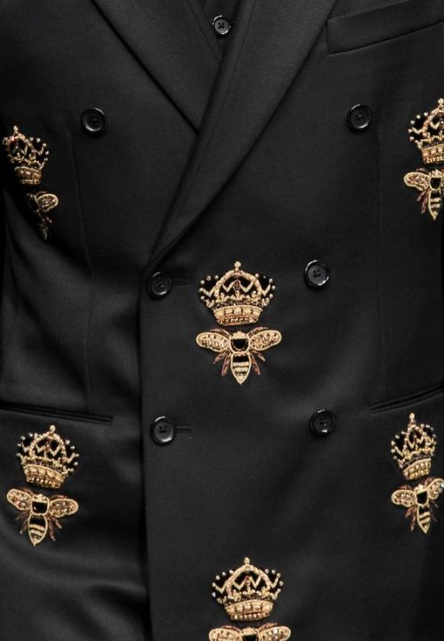 narcissiste - Bee embroidery at Dolce & Gabbana Menswear