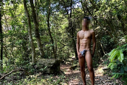 speedswimmer - #1來自台灣的朋友，想感受香港的大自然，趁着陽光普照的一個上午，便帶他到了一條山澗，讓他親親大自然夠...