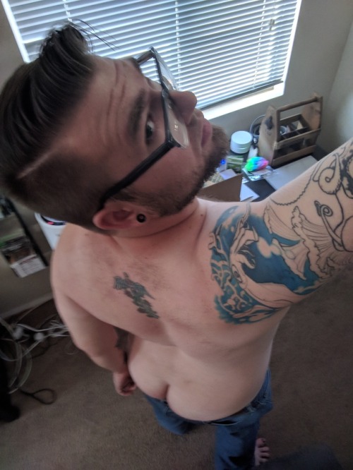 arcpup - A new haircut wouldn’t be complete without some booty!