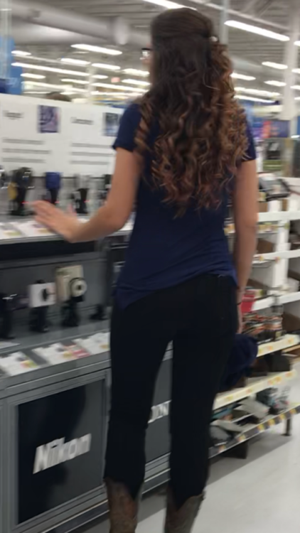 creepshot-selfies - Chick had an awesome ass!