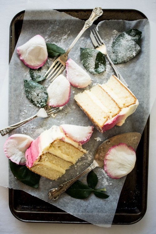 sweetoothgirl - Crystallized White Rose Cake