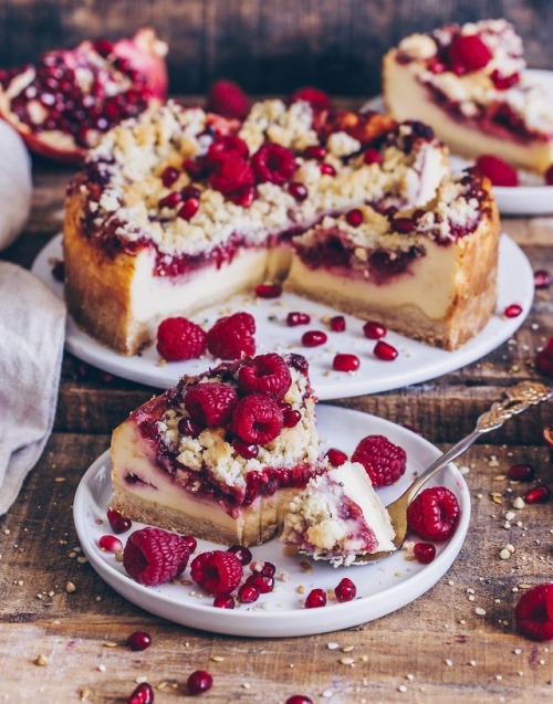 Vegan Cheese Crumble Cake with Juicy Berry Filling