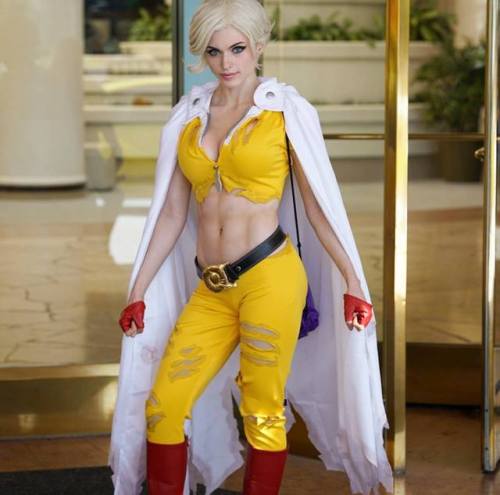 whybecosplay:Here is a gallery of Cosplayer/Twitch Streamer...