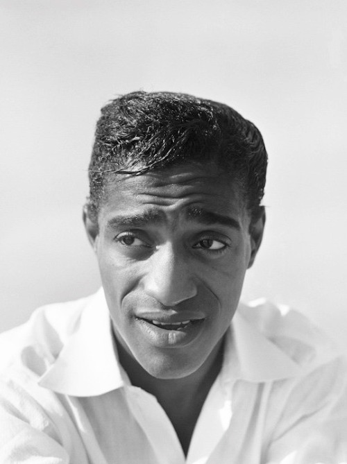 summers-in-hollywood - Sammy Davis Jr. photographed by Phil...