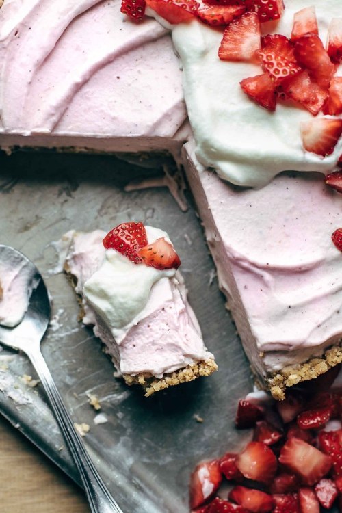 sweetoothgirl - No-Bake Strawberry Cream Cheese Pie Recipe