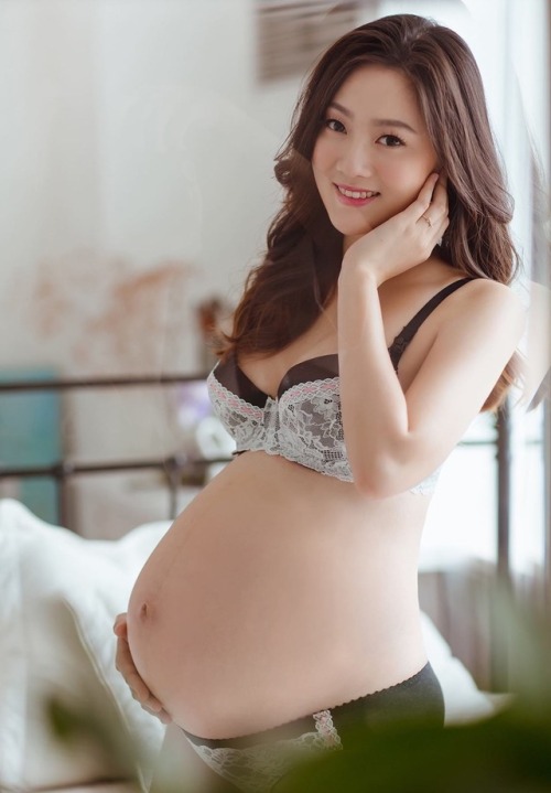 belly69 - pregnantasiansex - She’s really cute