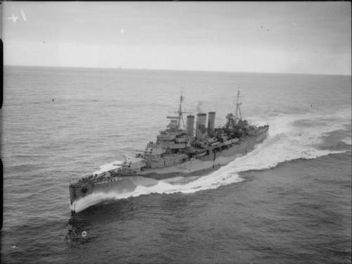 hms-exeter - British County-class cruiser HMS Kent underway