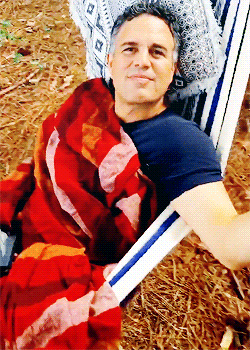 aheartshapedgun - Gwyneth Paltrow - Bruce Banner in a hammock.