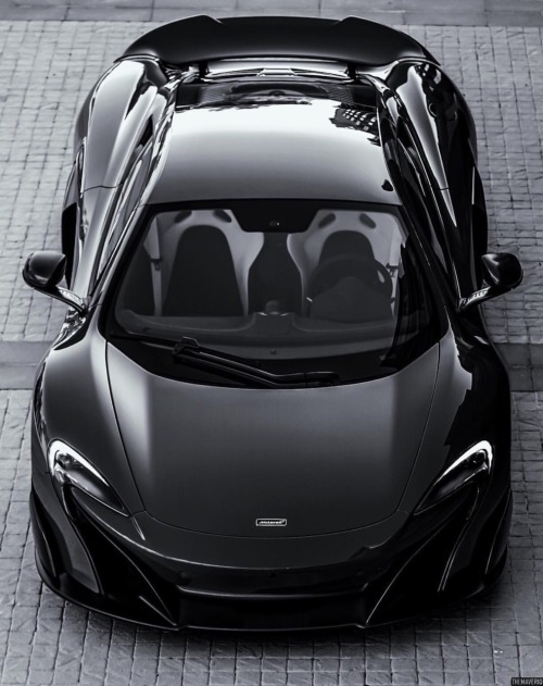 cameronstratton:Black on Black
(Thanks for 15,000 followers)