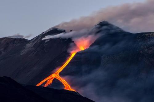 amazinglybeautifulphotography:Lava flowing from Sicily’s Mount...