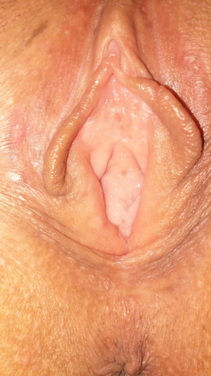 Close-ups of my milf pussy for you.  =)All my Tumblr photos are...