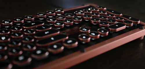 linxspiration:Meet The Keyboard Inspired By Vintage Typewriters
