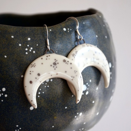 sosuperawesome:Tableware, Jewelry and Wall Hangings, by Jasmin...