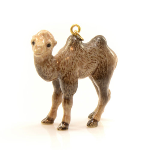 littlealienproducts - Camel Pendant byingredientsforlovely
