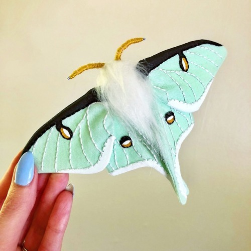 sosuperawesome - Soft Sculptures / Brooches and PendantsMolly...