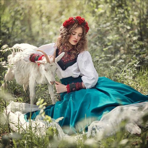 ohsoromanov:Margarita Kareva bringing Russian fairy tales to...