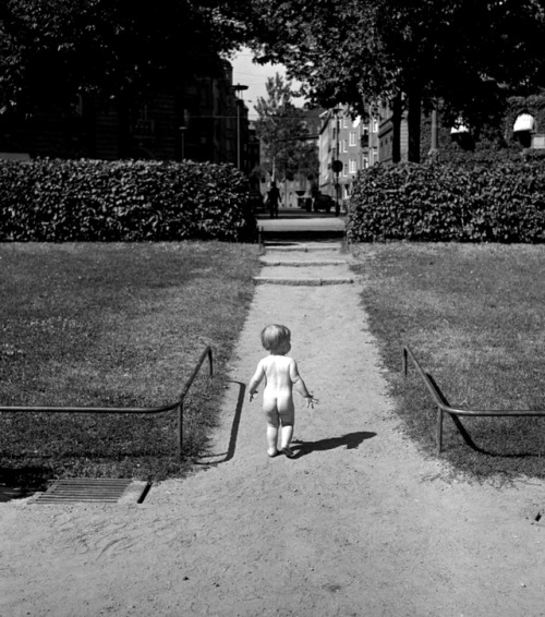 vintage-sweden - Unknown child, 1946, Sweden.