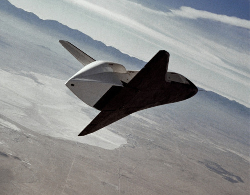 humanoidhistory - September 26, 1977 – The prototype Space Shuttle...