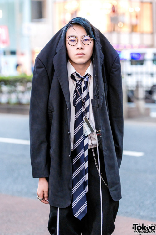tokyo-fashion - Japanese high school student Hikaru on the...