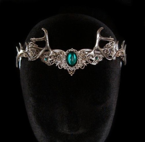 rhysand-vs-rowan - ACOTAR Fashion - Crowns of Prythian (Night,...