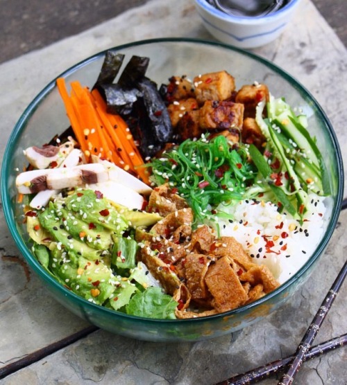 aveganfeed - Vegan Sushi Bowl All the great flavours of sushi...