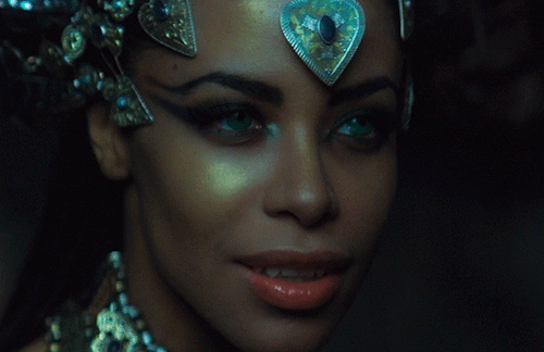mikaeled:Aaliyah in Queen of the Damned (2002)