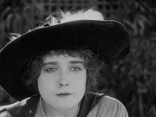womeninmovieswearinghats - Mabel Normand in Tillie’s Punctured...
