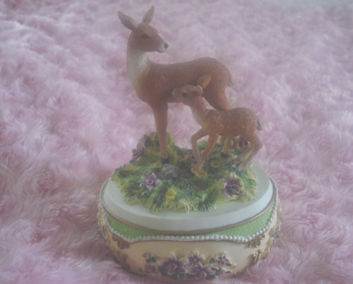 softpinecone - Deer and fawn music box I found in the attic