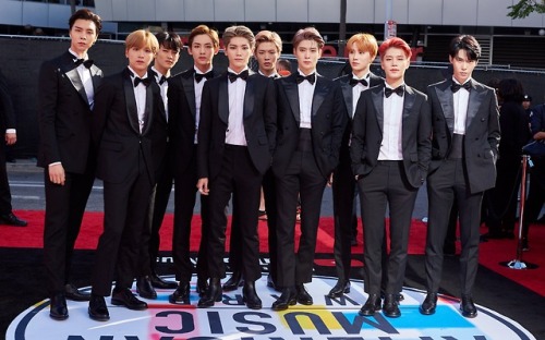 nctinfo - NCTsmtown_127 - The @AMAs red carpet!! #AMAs