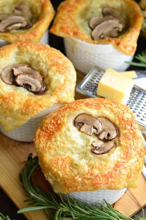 guardians-of-the-food - Individual Cream Chicken Pot Pies