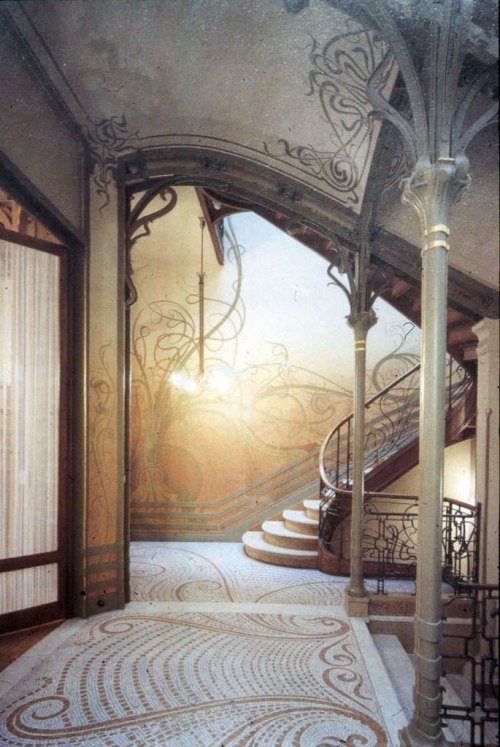 ghostlywatcher:Art Nouveau interior.