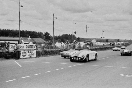 Phil Walters and John Fitch’s Cunningham C-5R at Le Mans, 1953....