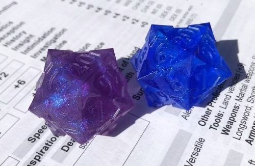 battlecrazed-axe-mage - Look how cute these starry dice are! Tiny...