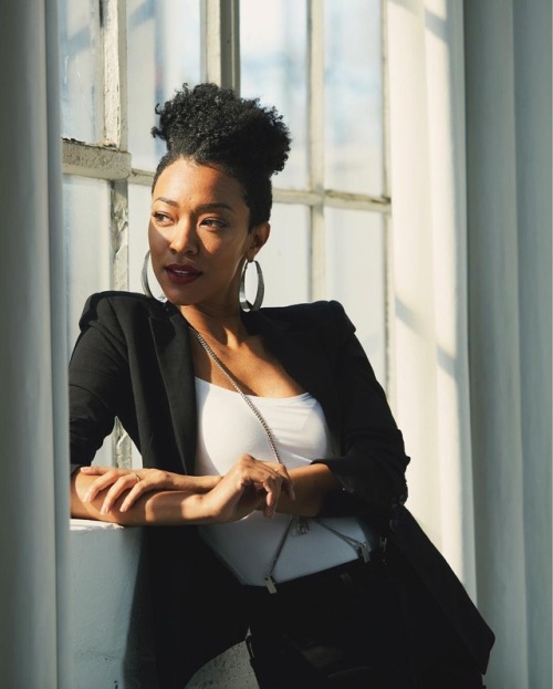 dolphinsmooth9:Sonequa Martin-Green photographed by Gary...