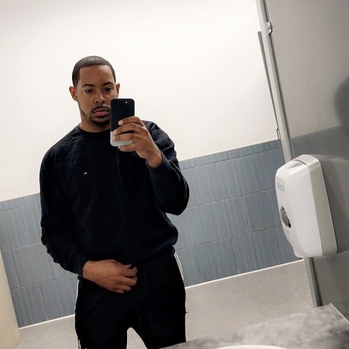 blackboysrmagic - Malik , 23, Philly