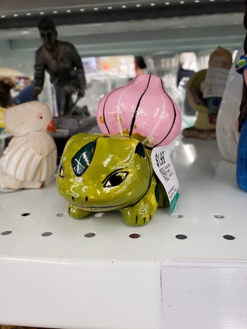 bulbasaur-propaganda - Spotted at value village for 1.99 but...