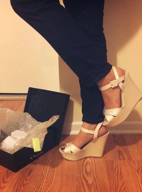 salntandslnner:Boss got me some new shoes!! I was so excited,...