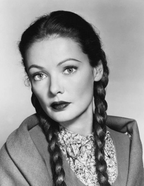 summers-in-hollywood - Gene Tierney in Way of a Gaucho, 1952 
