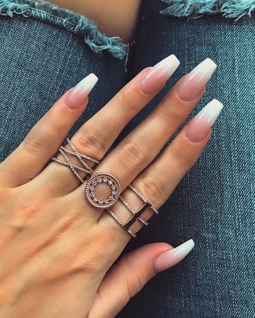 white acrylic nails | Tumblr