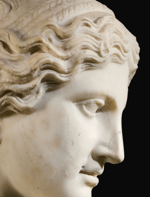 marmarinos:Detail of an ancient Roman statue of Aphrodite...