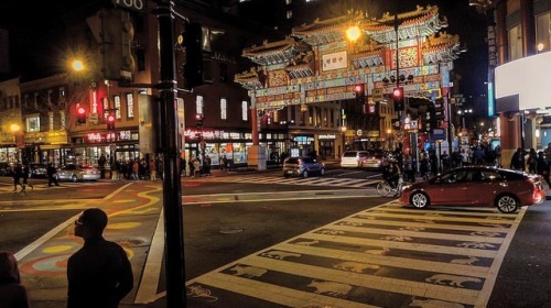 #washingtondc #chinatown #gateway #streetphotography #crosswalk