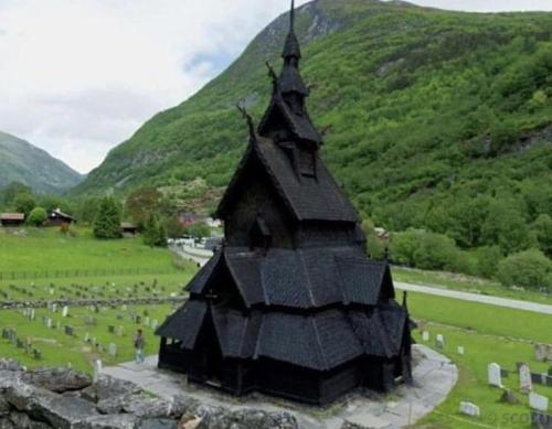 glitchlight - evilbuildingsblog - A church in Norway built in...