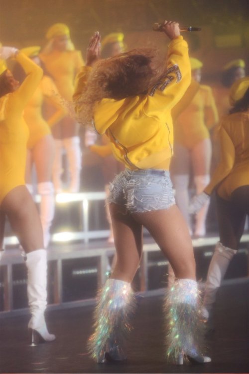 girlsluvbeyonce - Beyoncé at the 2018 Coachella Valley Music and...