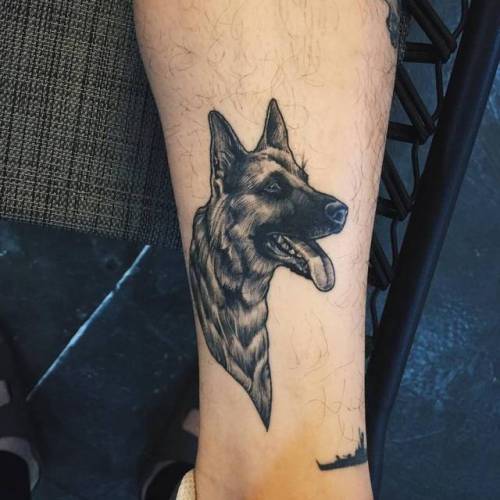 By Sol Tattoo, done in Seoul. http://ttoo.co/p/22996 healed;leg;pet;dog;patriotic;animal;germany;german shepherd;facebook;twitter;soltattoo;medium size;other;illustrative