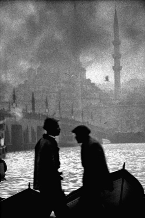 semioticapocalypse - Ara Güler. Boatmen at the Golden Horn, the...