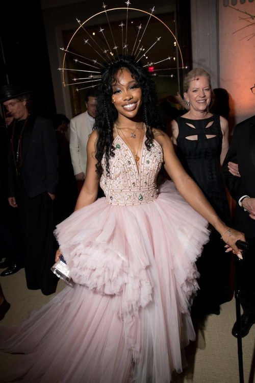 celebsofcolor - SZA attends the Heavenly Bodies - Fashion &...