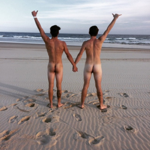 men-naked - alanh-me - 45k+ follow all things gay, naturist and...