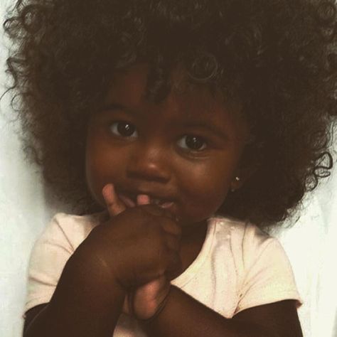 naturalhairqueens:This child is beautiful! Reblog if you think...