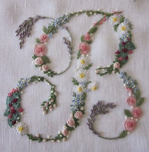 smallest-feeblest-boggart - dolliemama - Beautiful Embroidery...