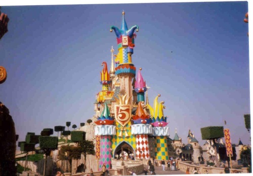 justlikewedreamedit-xo:Disneyland Paris 1997 <3
